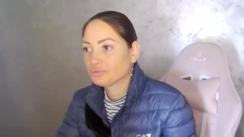 Snapshot of katylinee chatting on March 30, 2026, 11:33 am Katyline online show from March 30, 2026, 11:33 am