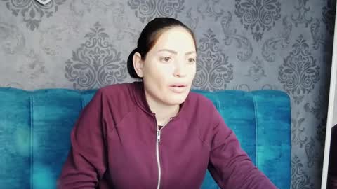 Snapshot of katylinee chatting on March 31, 2026, 11:43 am Katyline online show from March 31, 2026, 11:43 am