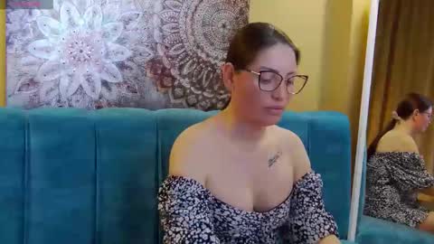 Snapshot of katylinee chatting on April 9, 2026, 4:45 pm Katyline online show from April 9, 2026, 4:45 pm