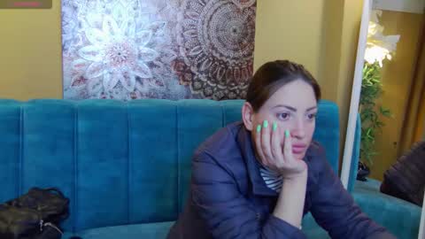 Snapshot of katylinee chatting on April 19, 2026, 4:23 am Katyline online show from April 19, 2026, 4:23 am