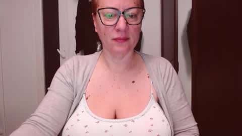 Katy online show from December 2, 2025, 3:01 am