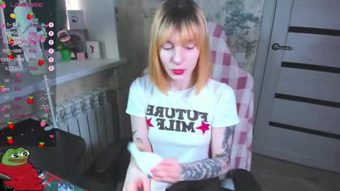 Snapshot of kawaii_power_uwu chatting on February 19, 2025, 10:34 am Kira-chan  online show from February 19, 2025, 10:34 am