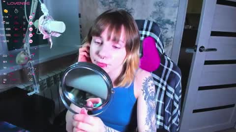 Kira-chan  online show from November 17, 2025, 8:31 am