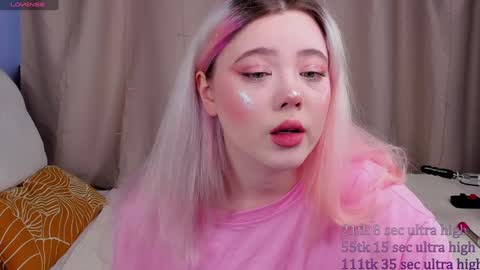 Yuki  online show from January 25, 2025, 8:42 am