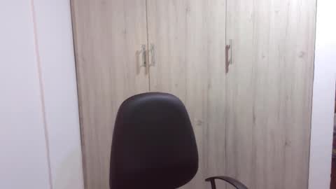  Khawit  online show from February 9, 2025, 8:33 am