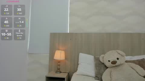   online show from November 23, 2025, 11:32 am