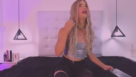 Cattleya stone online show from February 12, 2025, 5:05 am