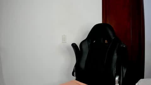 KAYLA BATISTA online show from January 25, 2025, 8:00 pm