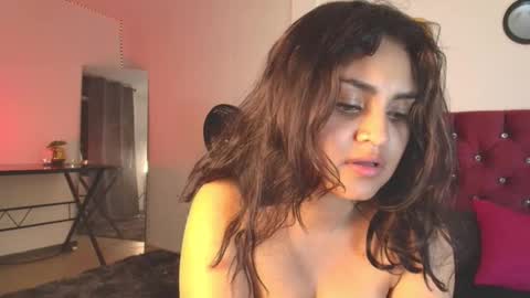 Snapshot of kaylavanber_ chatting on February 18, 2025, 9:43 am KAYLA Damian online show from February 18, 2025, 9:43 am