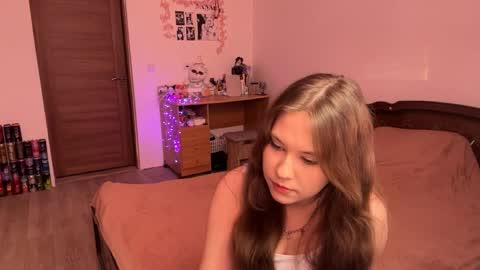 Snapshot of kaylawulfing chatting on May 12, 2026, 3:53 pm Nyelle online show from May 12, 2026, 3:53 pm