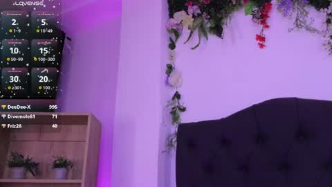 kaylee_lee online show from June 18, 2026, 9:14 am