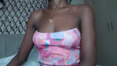Snapshot of kayleeeee_ee chatting on May 8, 2026, 12:27 am Kaylee online show from May 8, 2026, 12:27 am