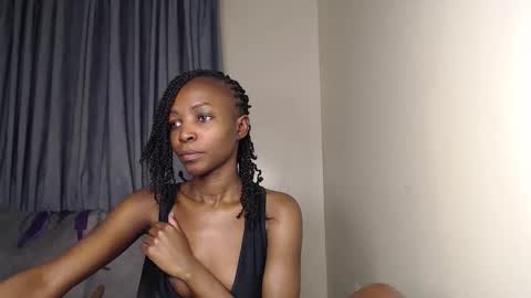 Snapshot of kayleeeee_ee chatting on May 25, 2026, 10:21 am Kaylee online show from May 25, 2026, 10:21 am