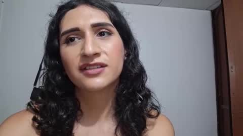 Kaylee Sims online show from November 10, 2025, 8:57 am