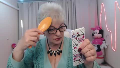 Snapshot of kaylesmoll chatting on May 27, 2026, 6:49 pm kaylesmoll online show from May 27, 2026, 6:49 pm