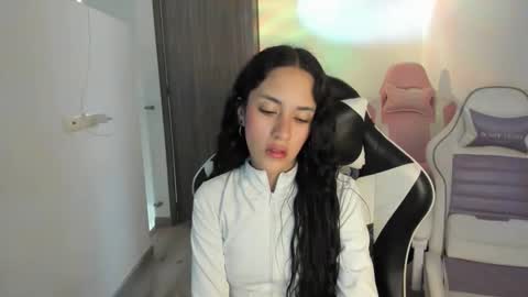 kaylie online show from November 21, 2025, 9:35 pm