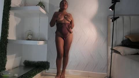 Kayna online show from April 16, 2026, 8:09 pm