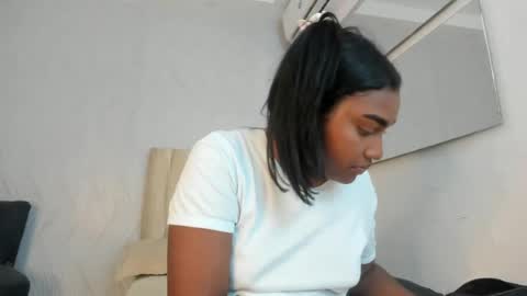 Snapshot of kayna_gomez chatting on April 29, 2026, 7:42 pm Kayna online show from April 29, 2026, 7:42 pm