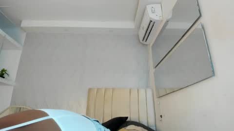 Snapshot of kayna_gomez chatting on May 9, 2026, 7:19 pm Kayna online show from May 9, 2026, 7:19 pm