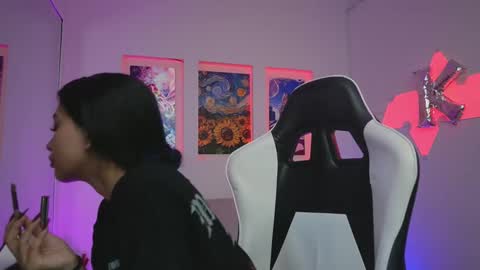 Kayra online show from December 15, 2025, 12:09 pm