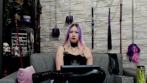 Miss Kazia online show from December 3, 2025, 1:02 am