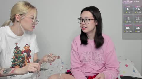 Snapshot of kebesheska chatting on December 18, 2024, 2:32 am Seb Polly Roxy Jonny online show from December 18, 2024, 2:32 am