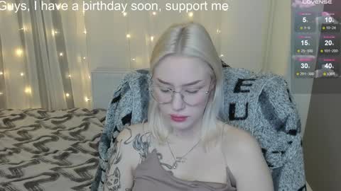 Snapshot of kebesheska chatting on February 9, 2025, 3:00 am Seb Polly Roxy Jonny online show from February 9, 2025, 3:00 am