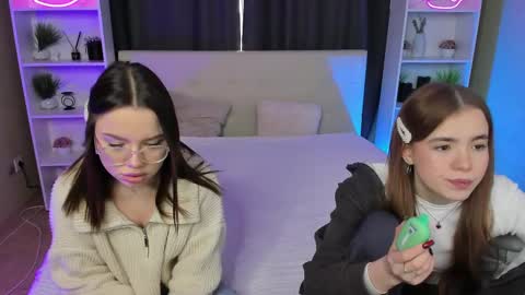 Snapshot of kebesheska chatting on February 9, 2025, 8:22 am Seb Polly Roxy Jonny online show from February 9, 2025, 8:22 am