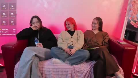 Snapshot of kebesheska chatting on March 3, 2025, 2:15 pm Seb Polly Roxy Jonny online show from March 3, 2025, 2:15 pm