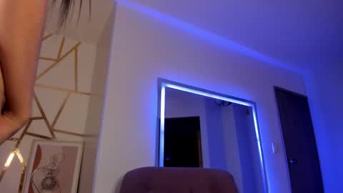 Snapshot of keira_angel_ chatting on October 8, 2025, 6:44 am Keira Angel online show from October 8, 2025, 6:44 am