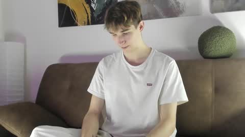 Snapshot of keithcozart1337 chatting on October 18, 2025, 3:35 pm Mark online show from October 18, 2025, 3:35 pm