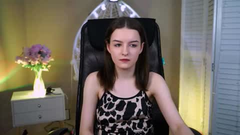 kelliebanshe online show from March 19, 2026, 8:07 am