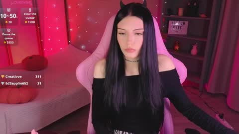 Kelly online show from April 25, 2026, 1:41 pm
