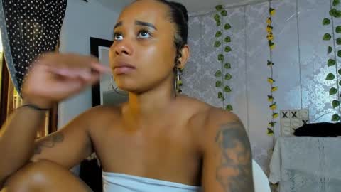 kelly__thomson online show from January 13, 2026, 10:15 pm