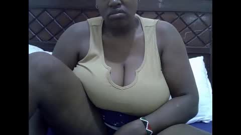 Snapshot of kelly_jones9 chatting on May 19, 2026, 12:44 pm kelly_jones9 online show from May 19, 2026, 12:44 pm