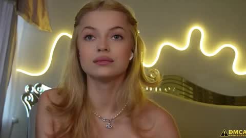 Kelly online show from November 6, 2025, 5:30 am