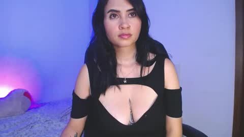 Snapshot of kelly_richardson1 chatting on December 10, 2024, 12:17 am elena online show from December 10, 2024, 12:17 am