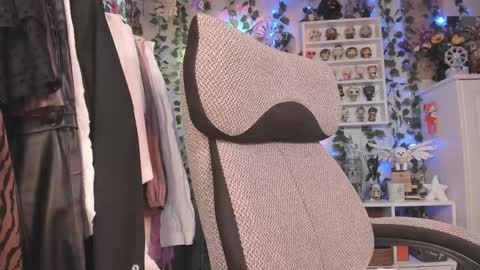 Snapshot of kellyasian chatting on December 28, 2024, 5:02 am Leia online show from December 28, 2024, 5:02 am