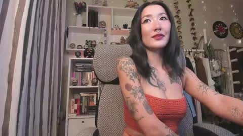 Snapshot of kellyasian chatting on October 24, 2025, 6:32 am Leia online show from October 24, 2025, 6:32 am