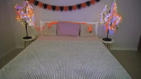 Kelly online show from November 1, 2025, 1:46 pm