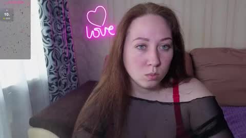 kellycrystall online show from May 3, 2026, 8:42 am