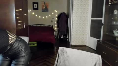 Snapshot of kellydark0111 chatting on December 18, 2024, 3:55 pm Mistress online show from December 18, 2024, 3:55 pm