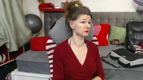 kelly online show from February 10, 2026, 6:56 pm