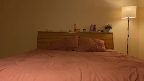 Kelly online show from October 30, 2025, 4:41 pm