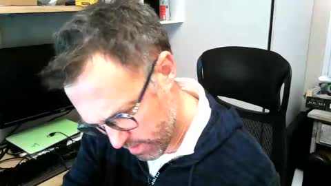 Snapshot of kelvin06133 chatting on December 3, 2024, 9:34 pm kelvin06133 online show from December 3, 2024, 9:34 pm