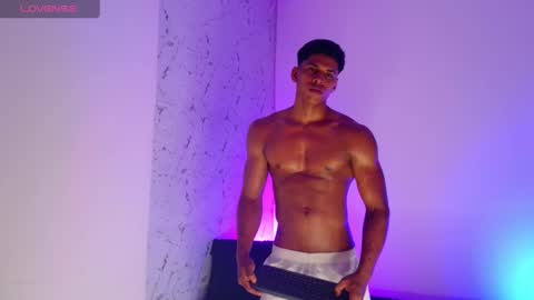 ken__owensx online show from November 4, 2025, 4:22 am