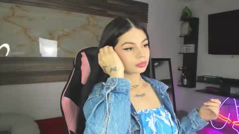 Snapshot of ken_and_bonnie chatting on December 14, 2025, 8:02 pm ken_and_bonnie online show from December 14, 2025, 8:02 pm