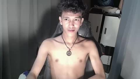 Snapshot of ken_bigcockxx chatting on October 22, 2025, 7:02 pm Ken online show from October 22, 2025, 7:02 pm