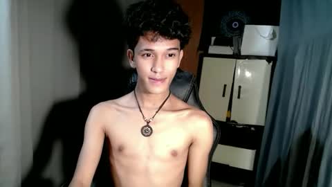 Snapshot of ken_bigcockxx chatting on October 27, 2025, 6:45 pm Ken online show from October 27, 2025, 6:45 pm