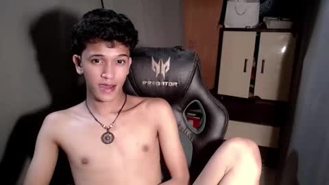 Snapshot of ken_bigcockxx chatting on November 14, 2025, 5:44 pm Ken online show from November 14, 2025, 5:44 pm